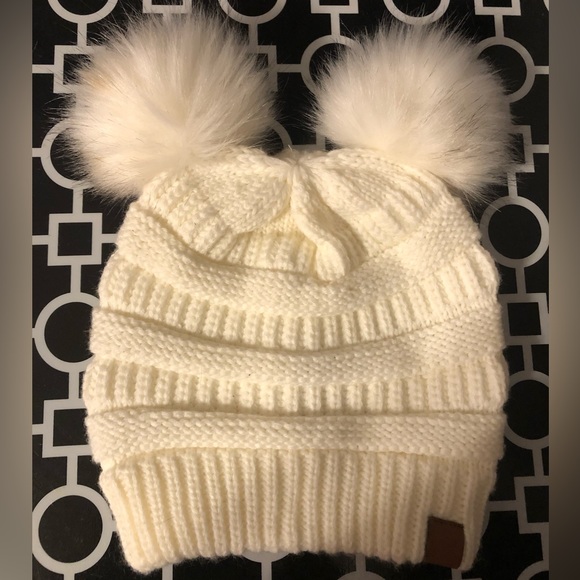 Brodie Cashmere T Snow Babe Hat Black & Hot Pink Pom Pom